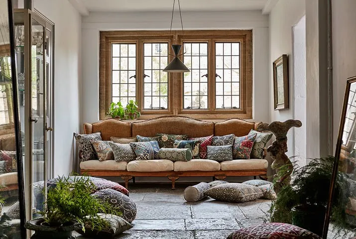 3-Morris-The-Collector-Archive-IV-fabric-carousel-September-2017.jpg 3-Morris-The-Collector-Archive-IV-fabric-carousel-September-2017.jpg