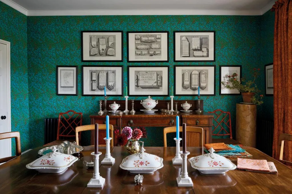 Morris_and_co_The_Queen_Square _Collection_11.jpg