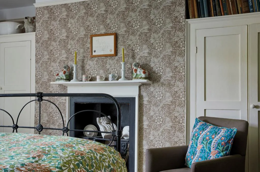 Morris_and_co_The_Queen_Square _Collection_07.jpg