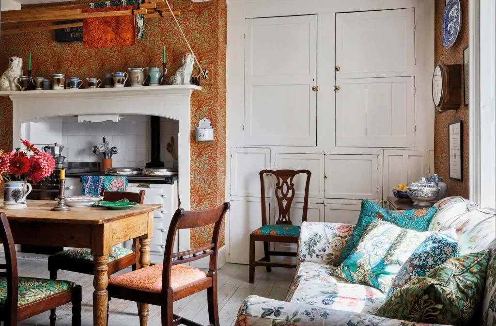 Morris_and_co_The_Queen_Square _Collection_21.jpg