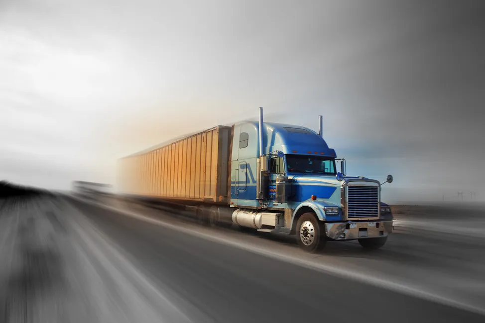 Обои для стен Photowall Транспорт speeding-truckcolorsplash