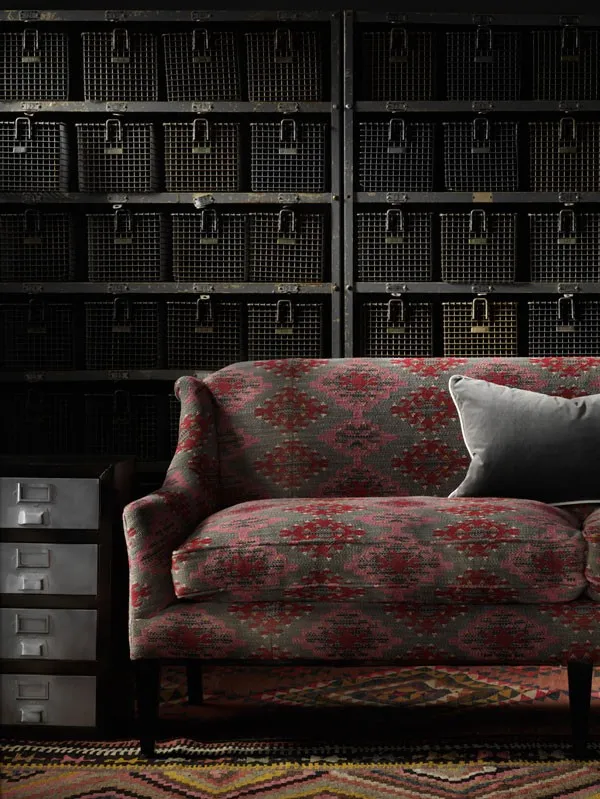 Ткань Andrew Martin Ipanema orillo_pink_fabric_on_grace_sofa