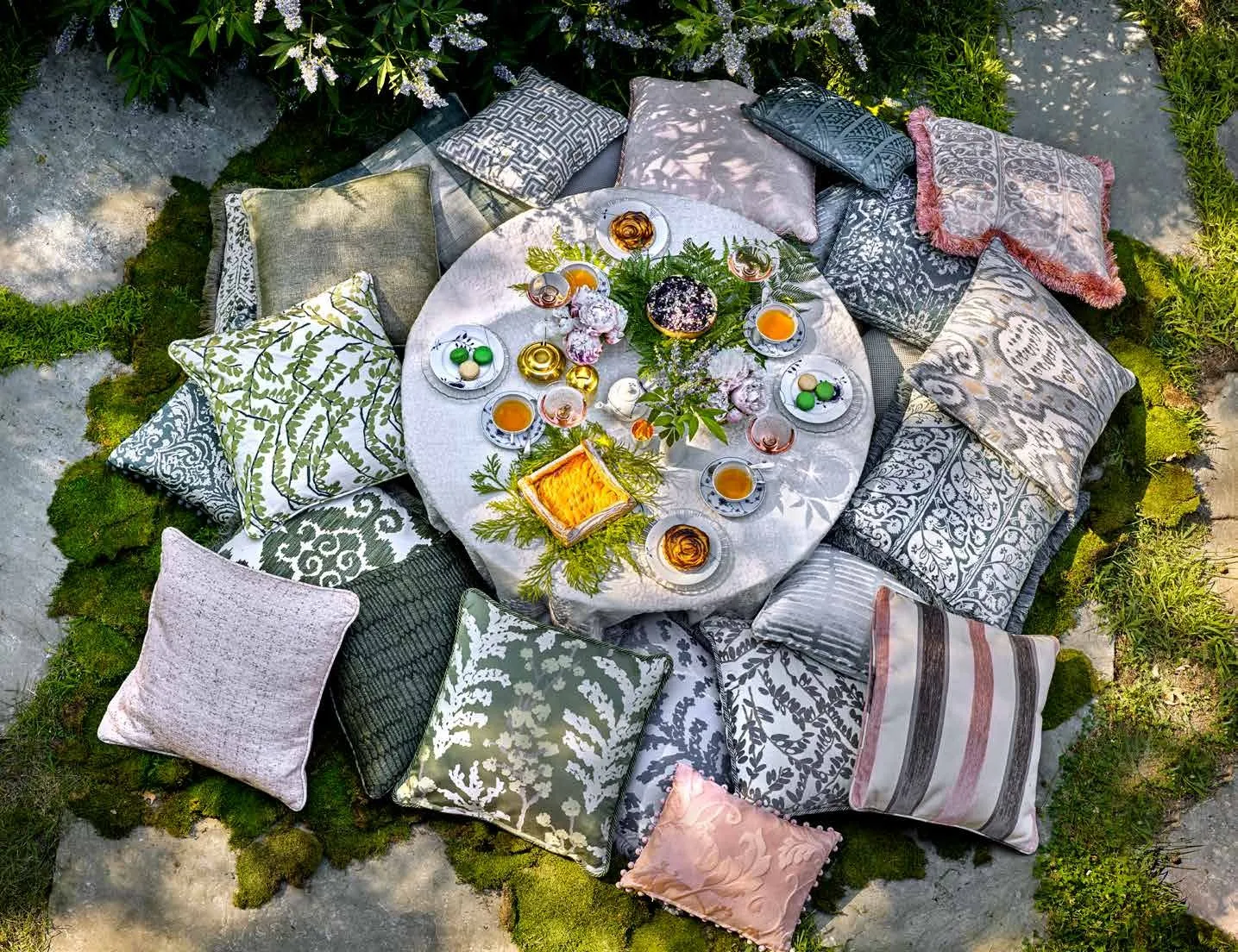 Ткань Robert Allen Enchanting Color Fabric Moss, Blush, Blue Pine and Twilight