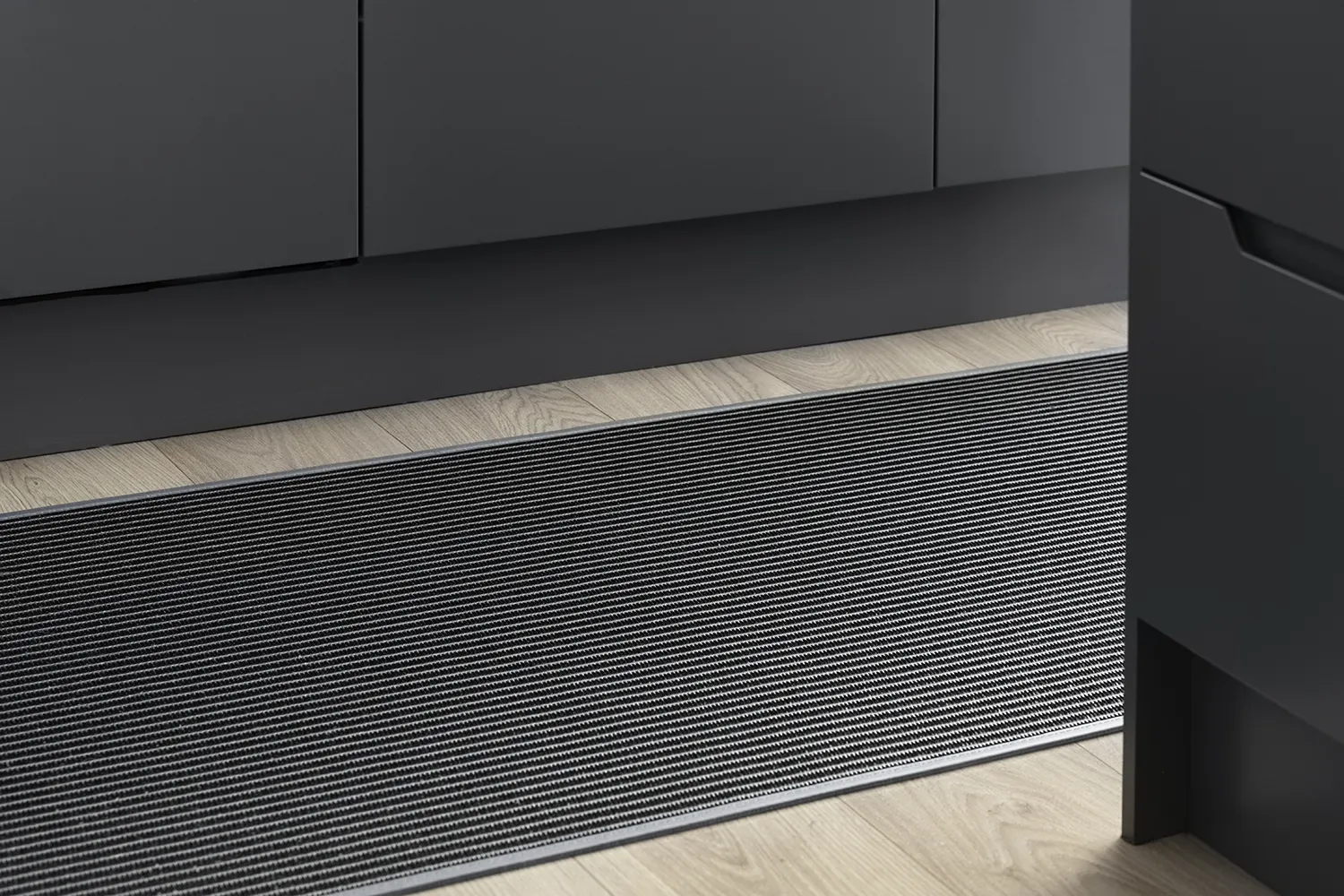 Aqua black 305 2 pien