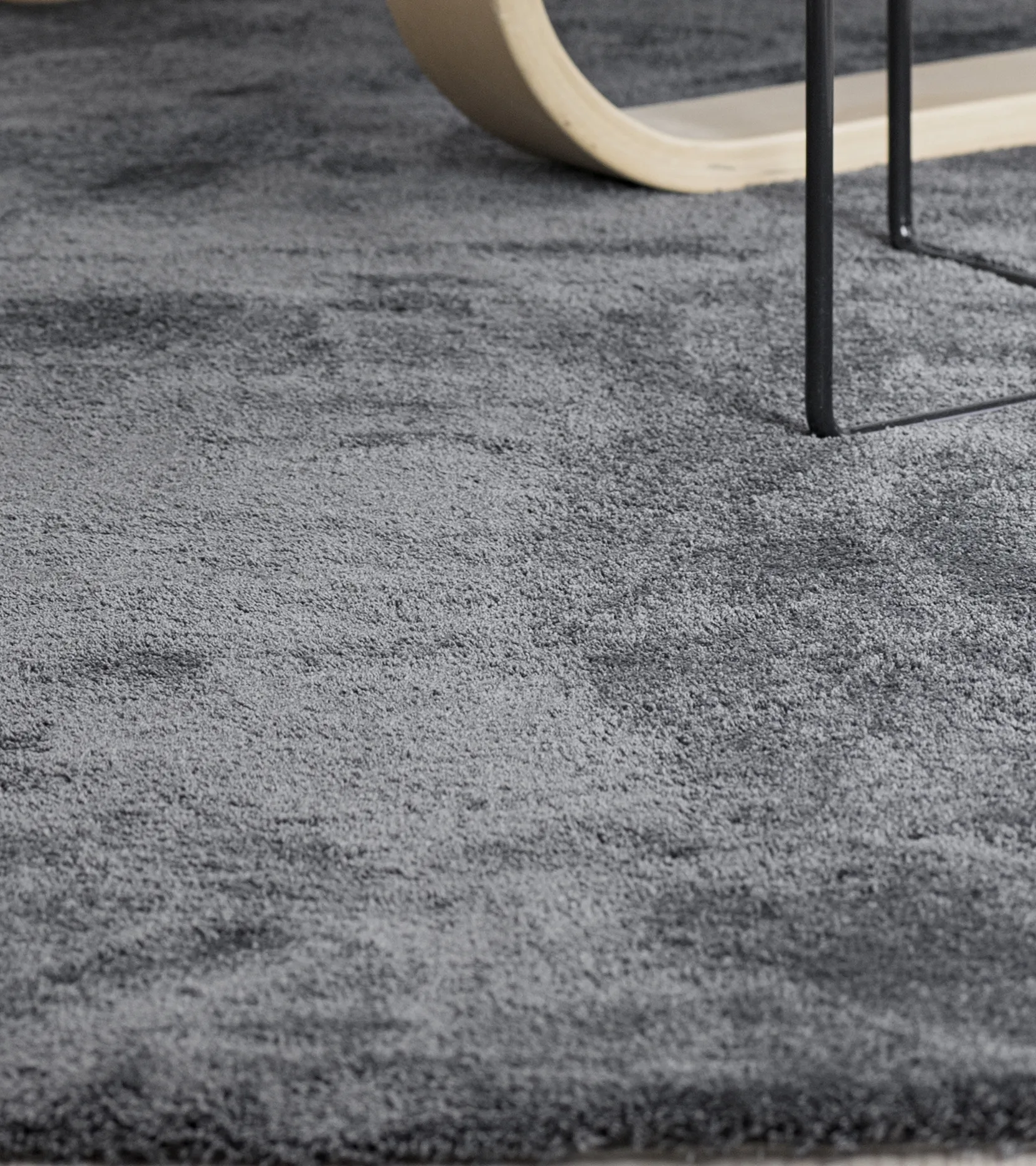 Silkkitie dark grey 96_4_VMCarpet detalj