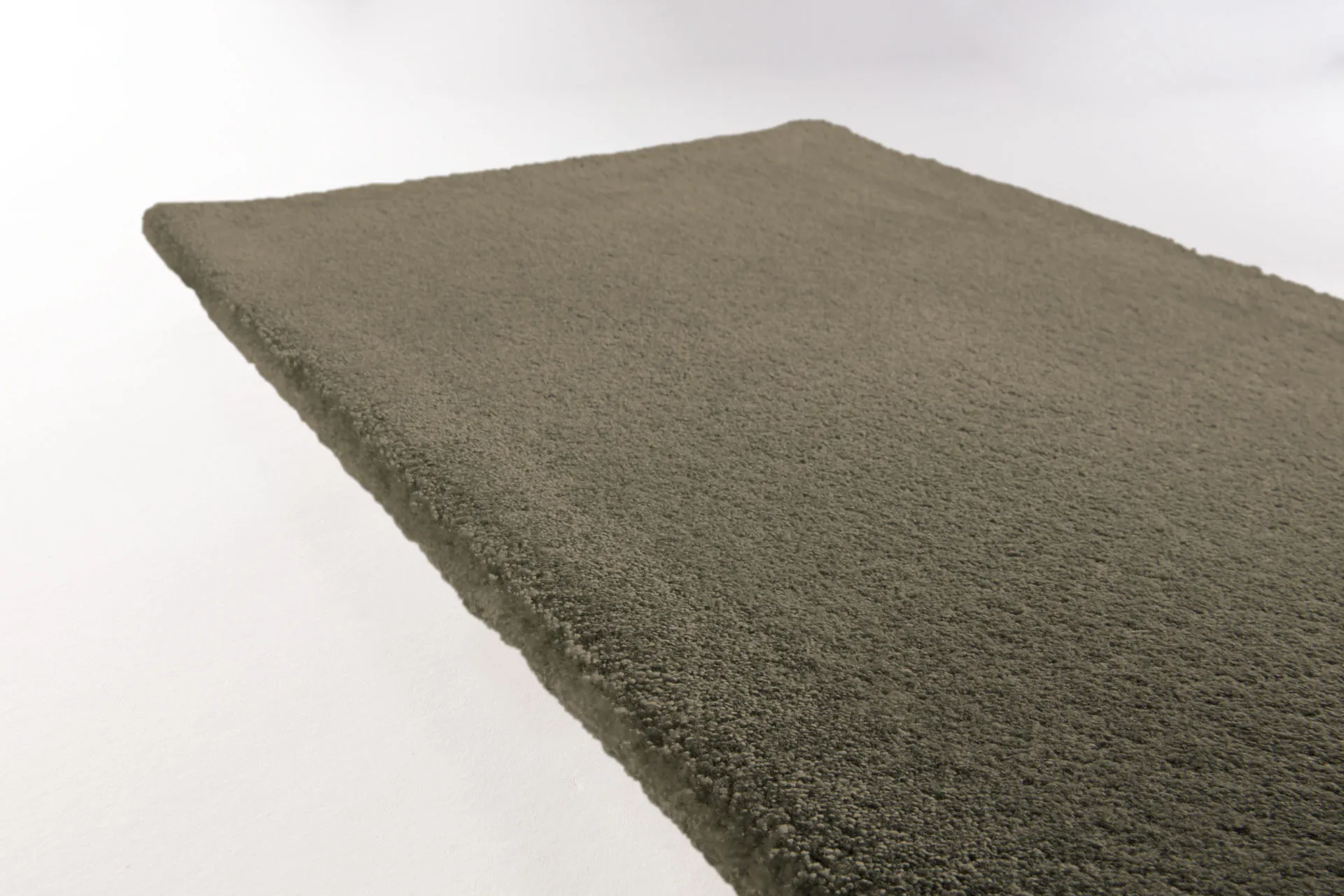 Side view_Astral_Vetiver