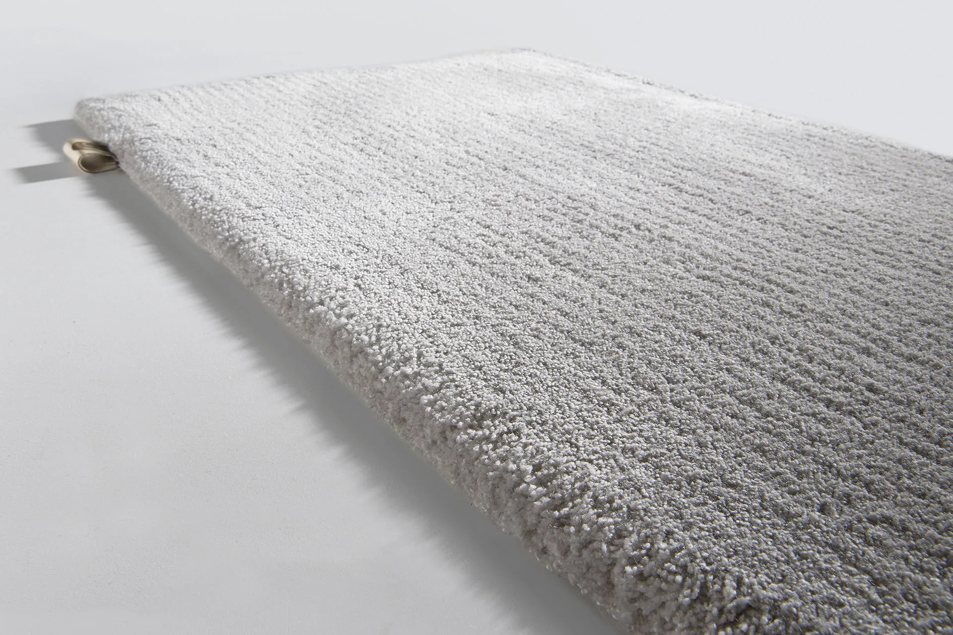 SideView_Astral_Putty