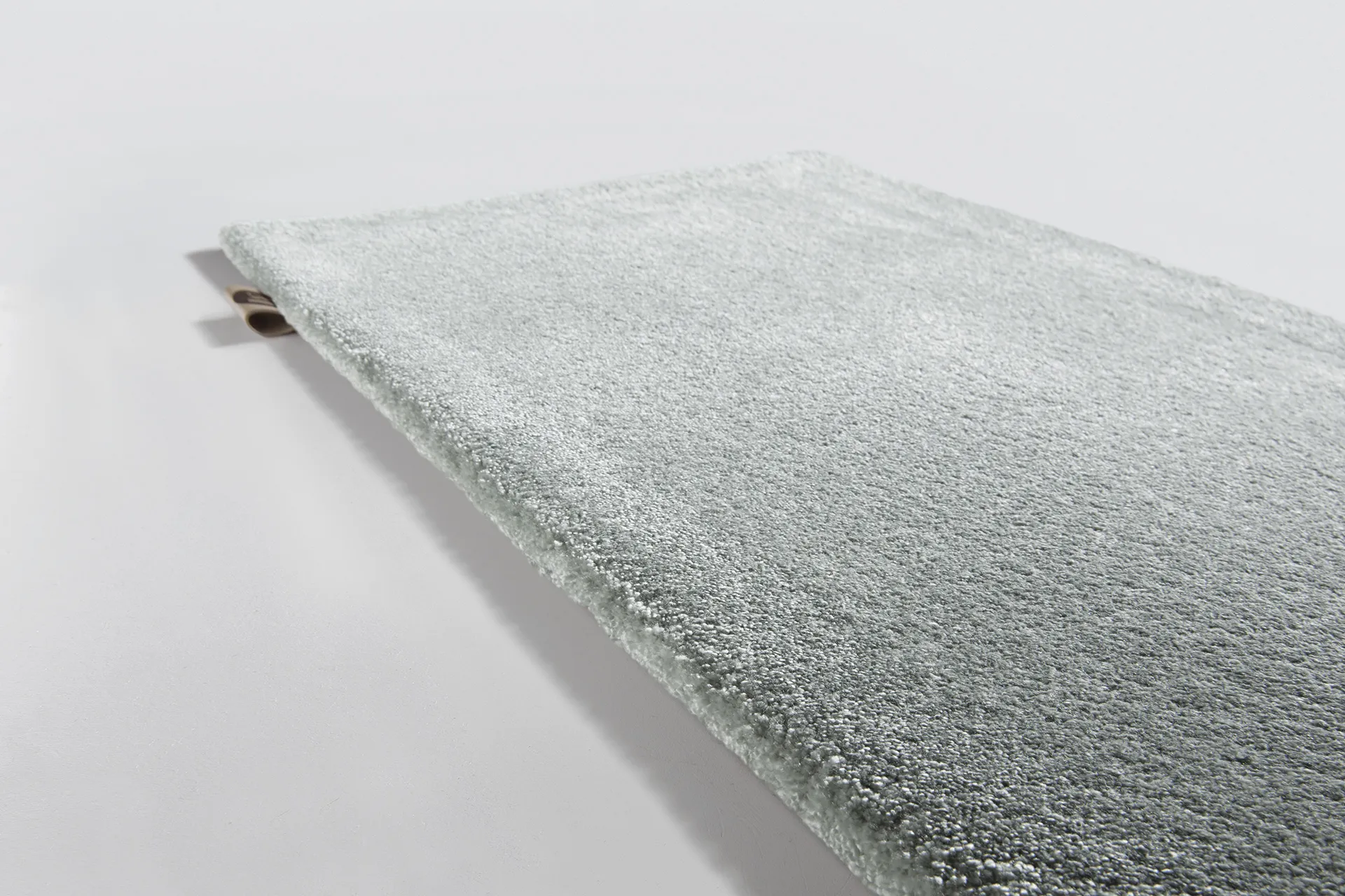 SideView_Astral_SkyGrey