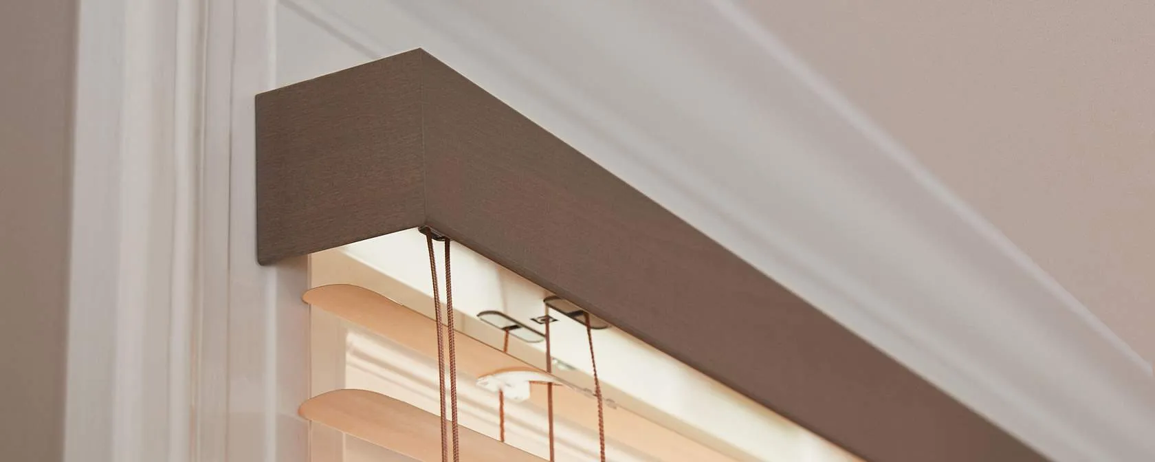 Жалюзи горизонтальные wood-ele-VB_17