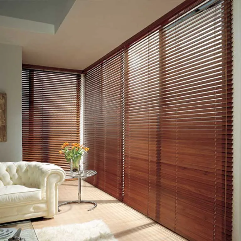 Жалюзи горизонтальные veniwood-classico-07