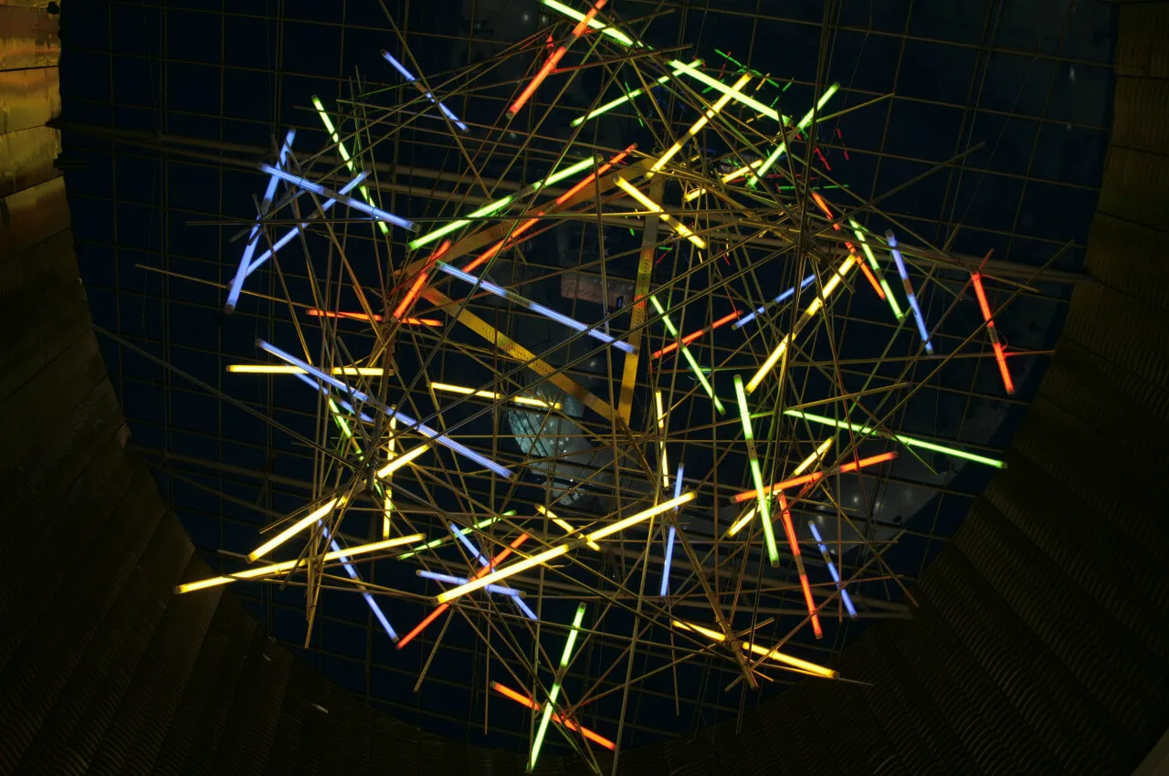 Люстра 8-arena-plaza