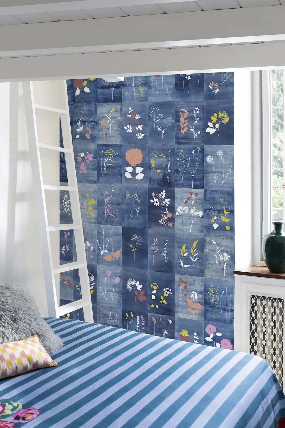 Обои для стен Wall&Deco 2023 Contemporary Wallpaper CYANOPOP