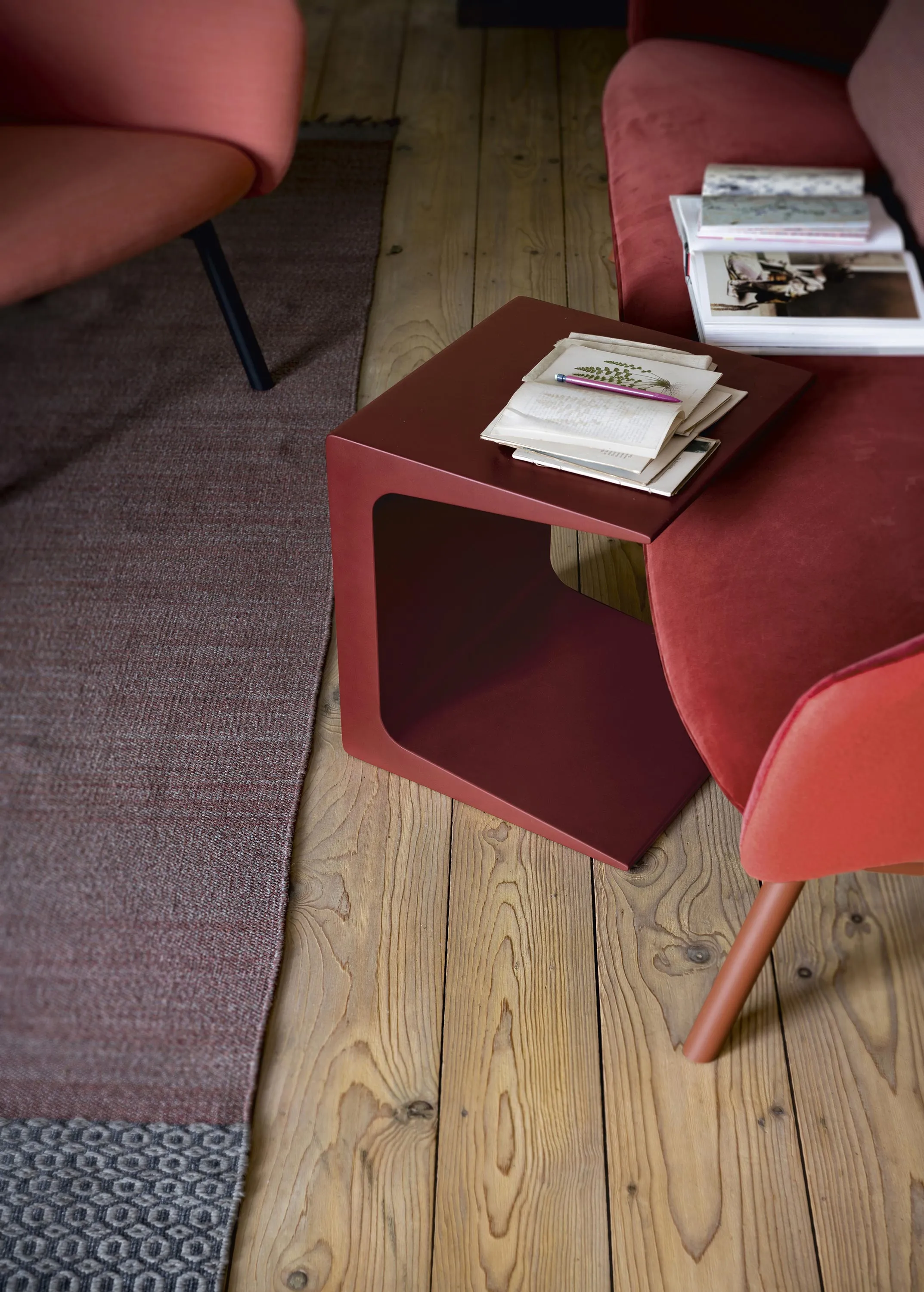 Журнальный столик CU #3