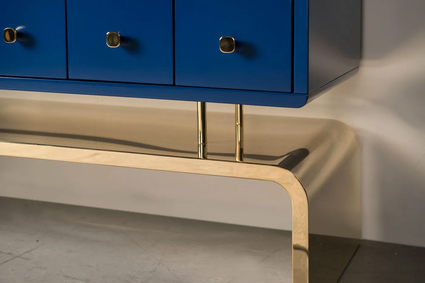 Комод AUSPICIOUS DRESSER #6