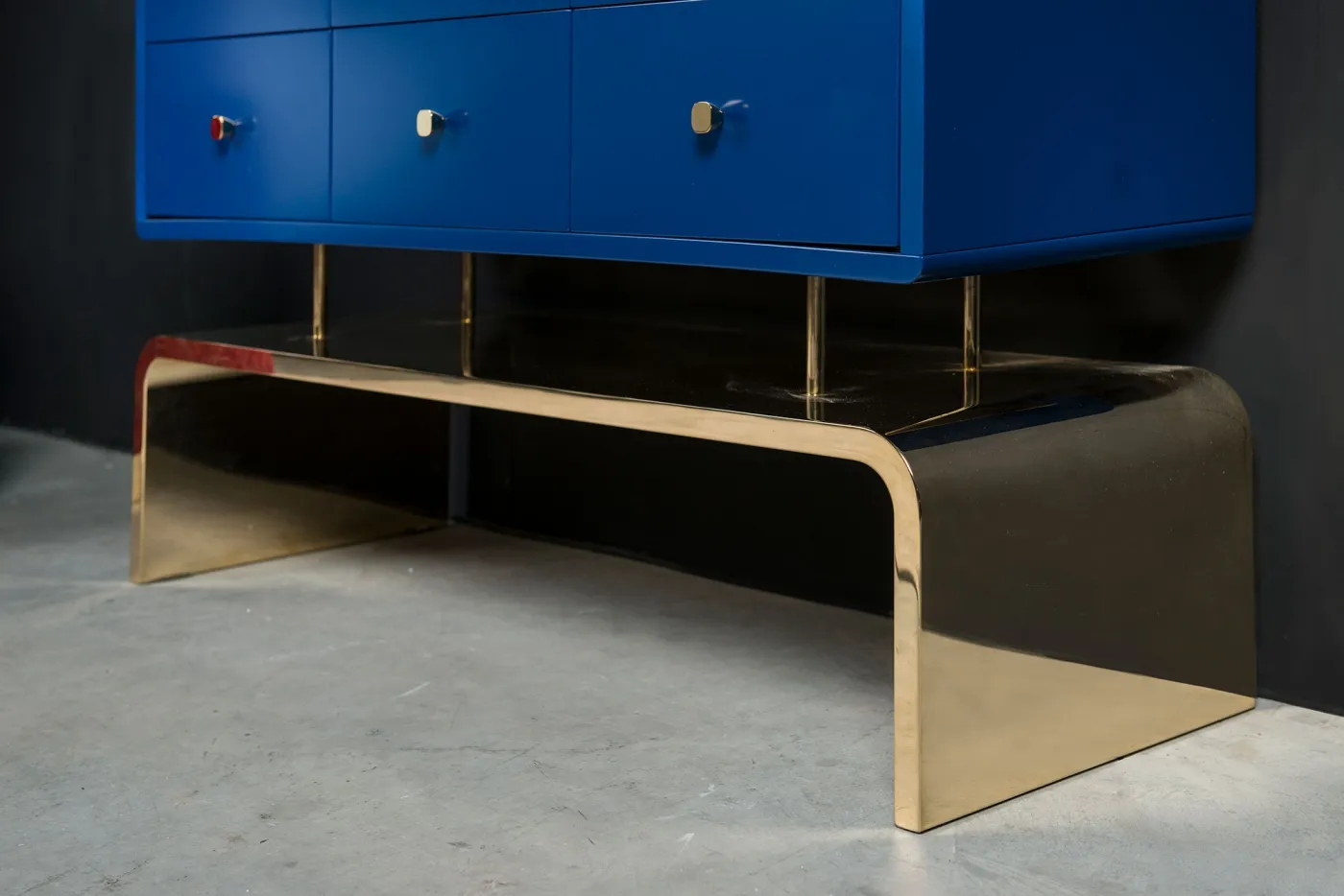 Комод ROYAL MEDICINAL CABINET #3