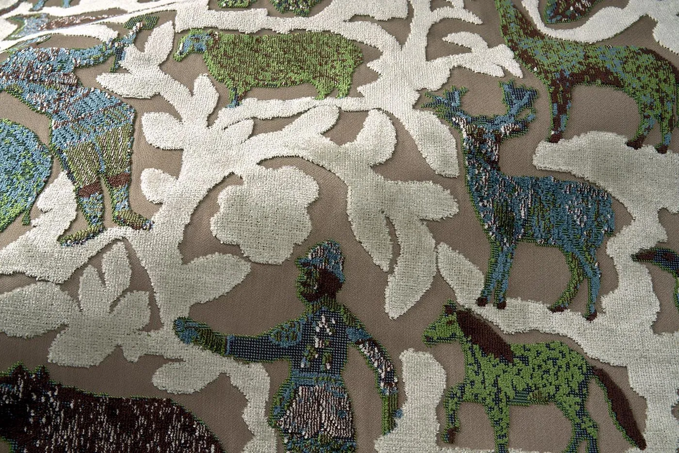 Ткань Pierre Frey Fantasy Fabrics F3977001