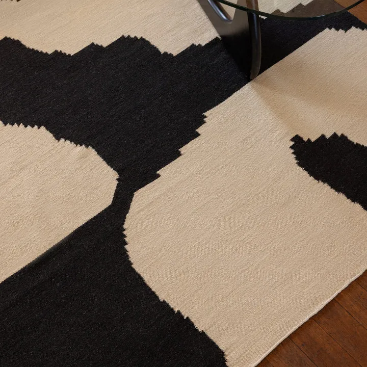 Script  Monochrome #4