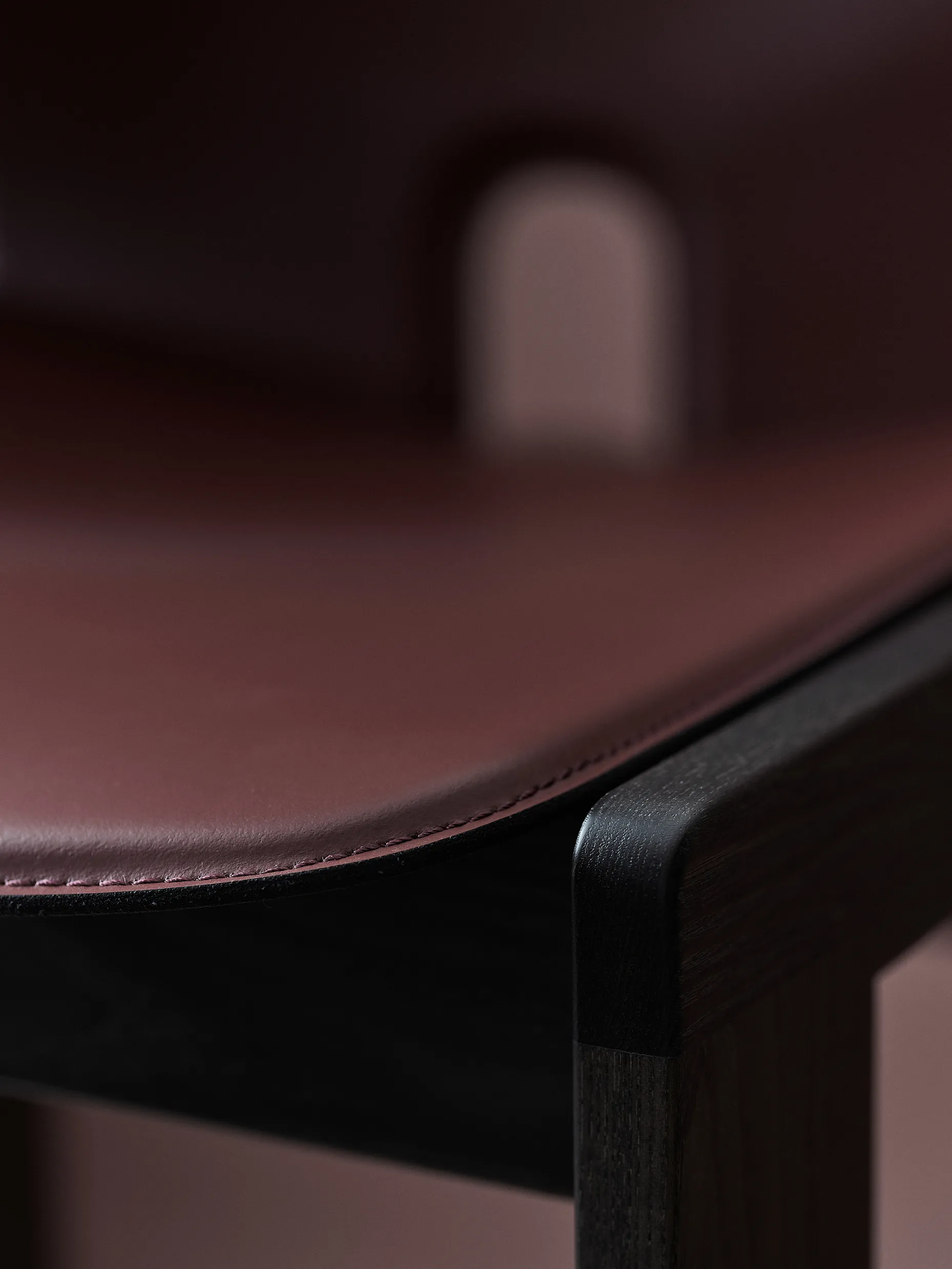 Кресло Scarpa_121 Chair_Mocca stained ash_Moka leather_Packshot #8