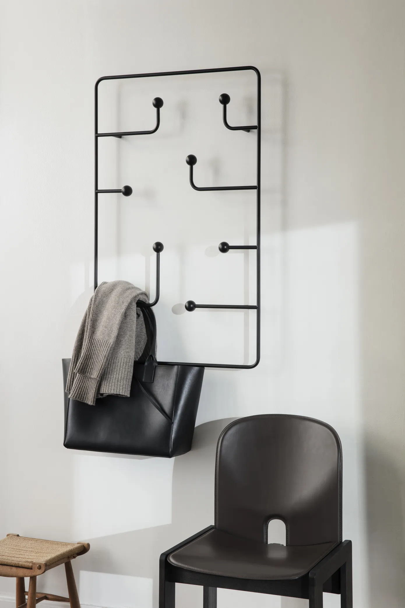 Кресло Scarpa_121_Chair_Mocca stained Ash_London Leather_Packshot #3