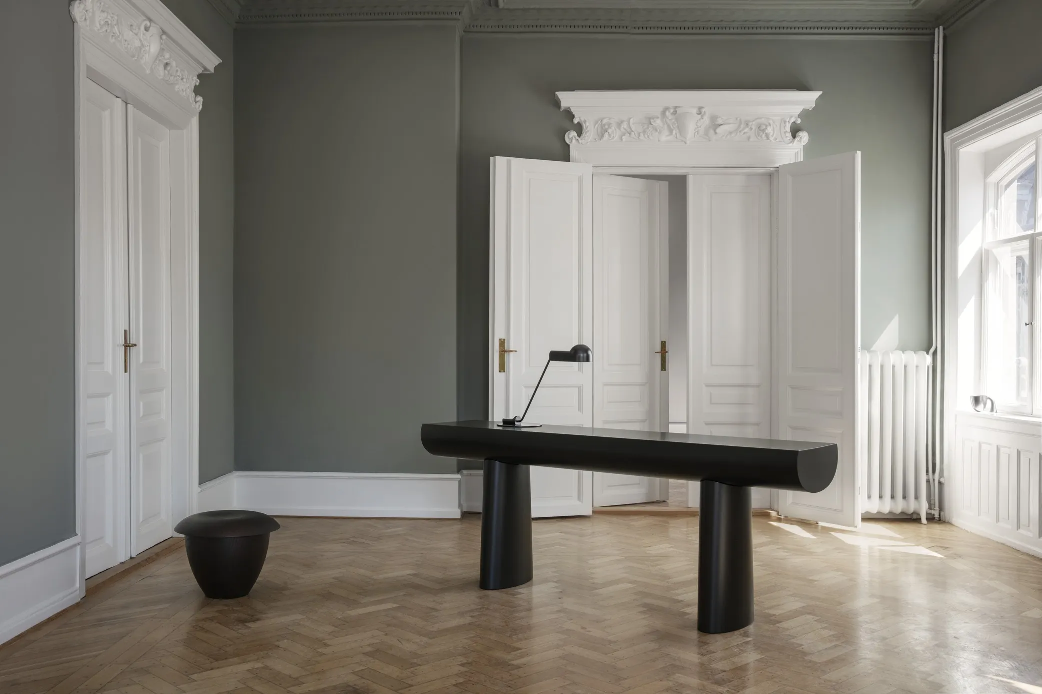 Консоль Table_Dark_Green_Packshot_Side_Angle #2