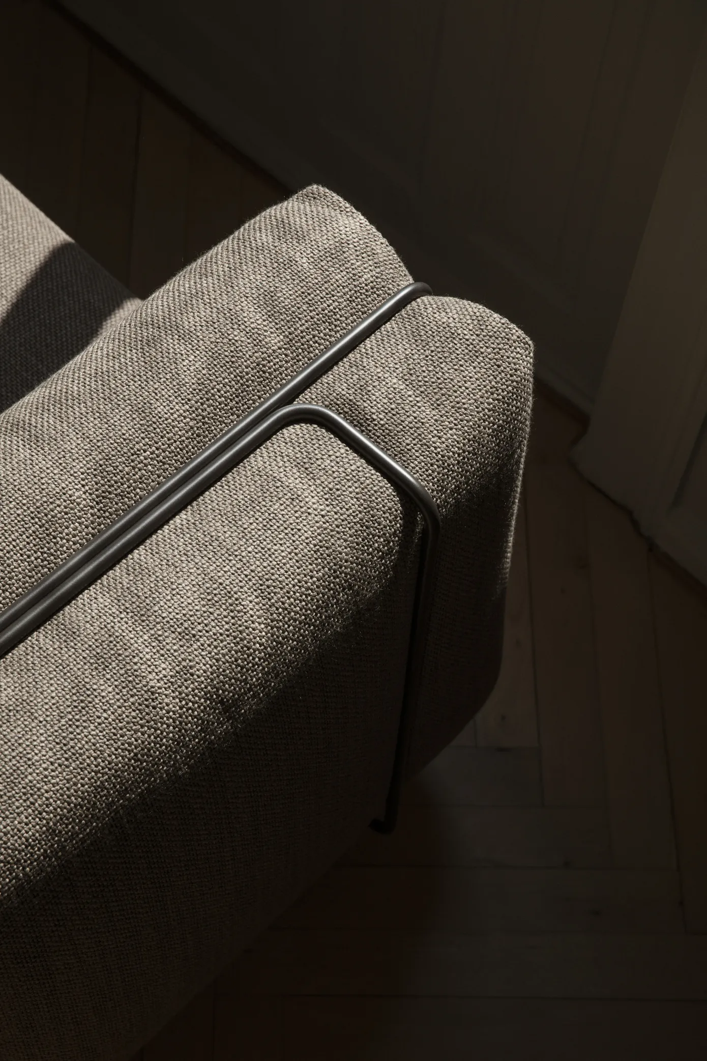 GB_Lounge_Chair_Tensing_Bianco_Packshot_Angle #6