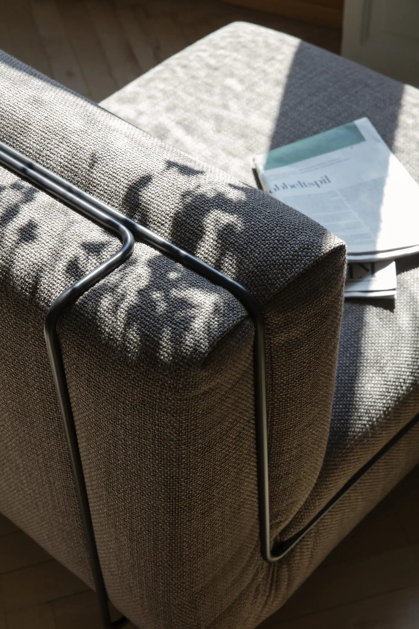 GB_Lounge_Chair_Tensing_Bianco_Packshot_Angle #7